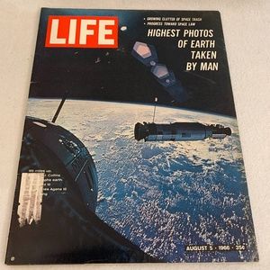 1966 Life Magazine Highest Space Pics 8/5/66